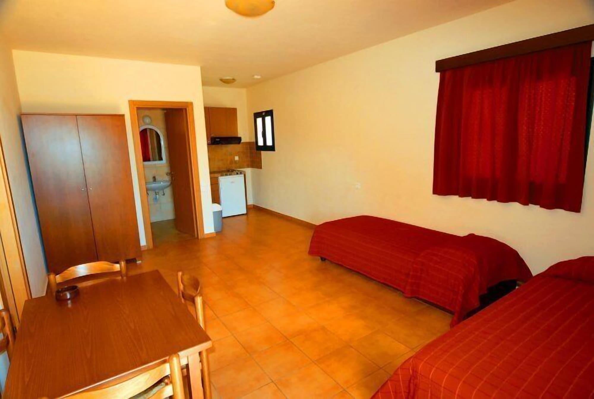 Dia Apartments Chersonissos Buitenkant foto