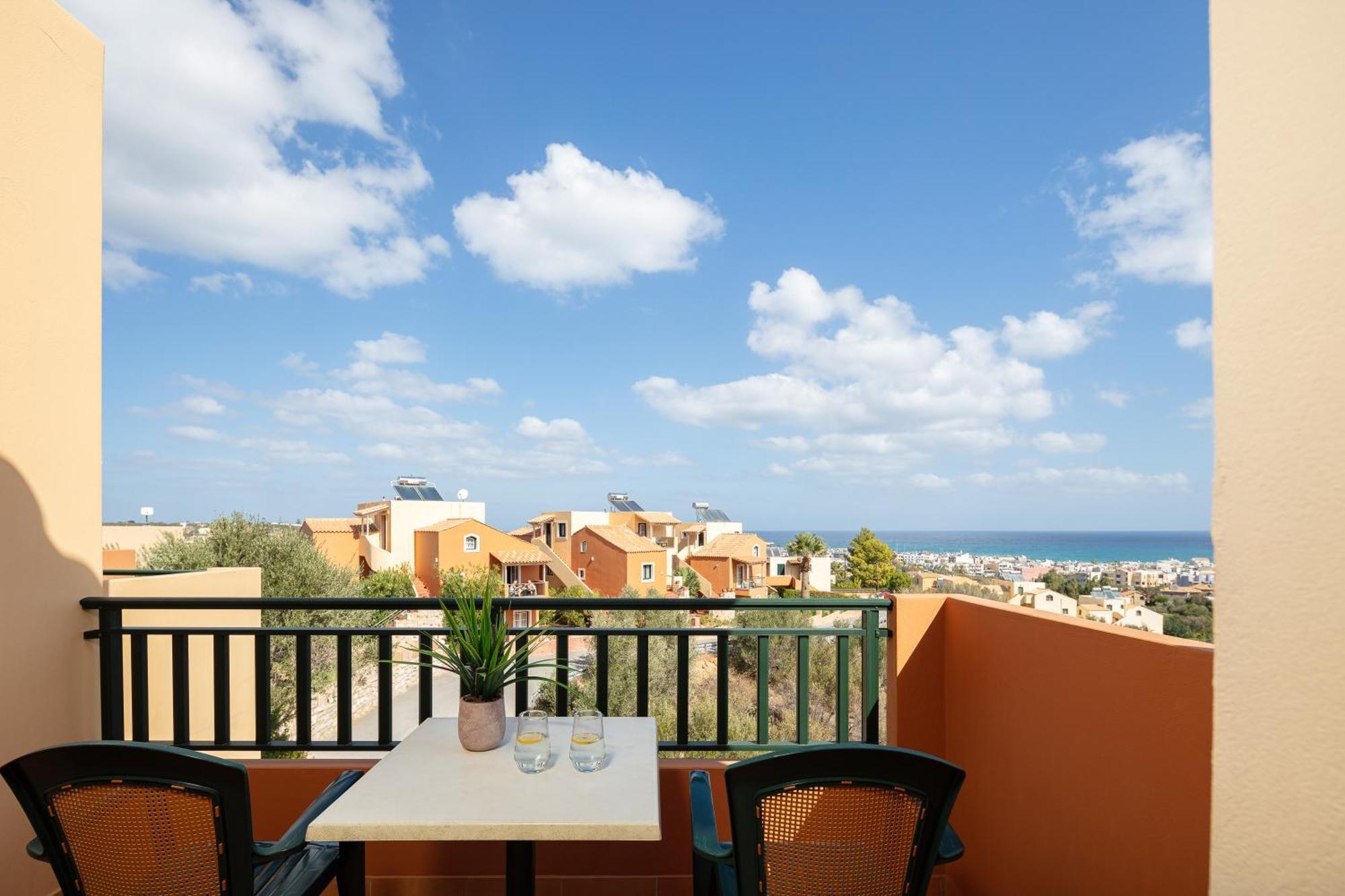 Dia Apartments Chersonissos Buitenkant foto